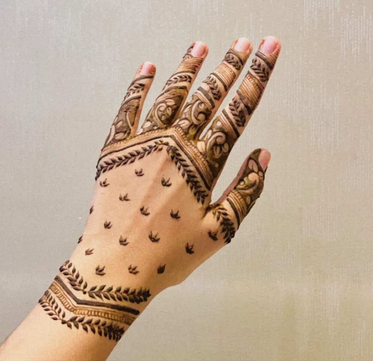 Henna design